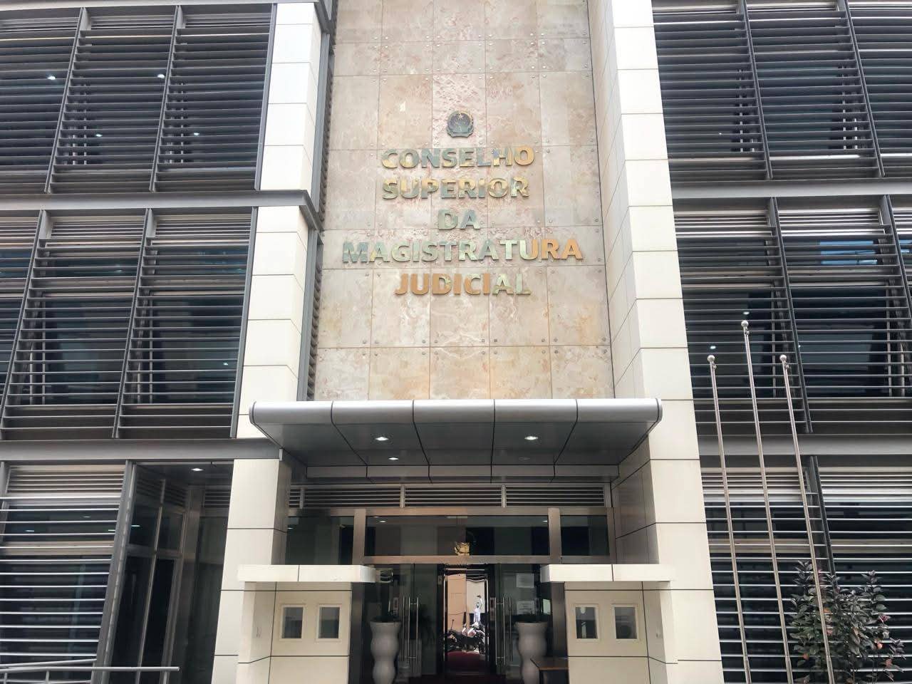 CONSELHO SUPERIOR DA MAGISTRATURA JUDICIAL ABRE CONCURSO PÚBLICO DE INGRESSO EXTERNO PARA O PROVIMENTO DE 556 VAGAS DE FUNCIONÁRIOS JUDICIAIS NOS TRIBUNAIS DE COMARCA DE TODO O PAÍS